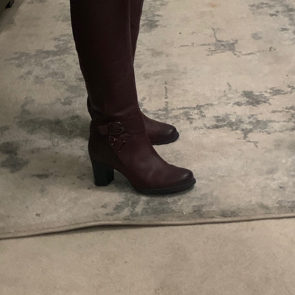 Red Clark’s boot - Picture 3 of 6